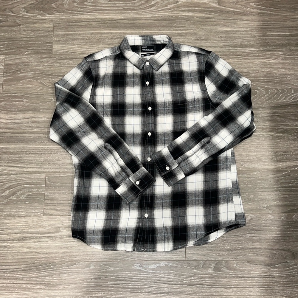 Public opinion flannel. Size L. NWT